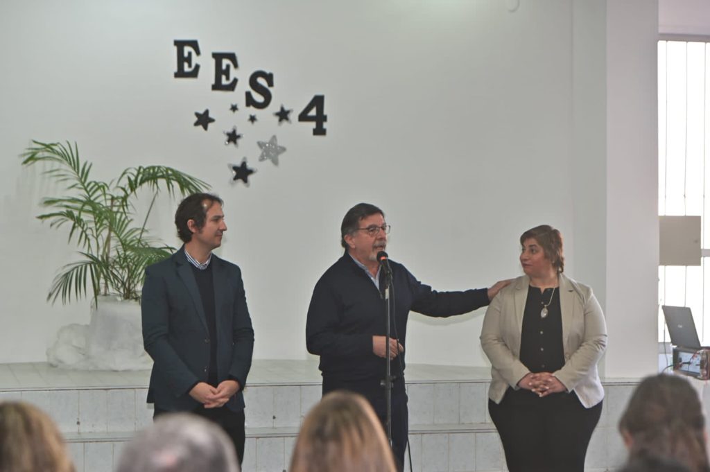 Con la presencia de Alberto Sileoni, se inauguraron las obras del edificio de la Secundaria 4 de Villa Maza