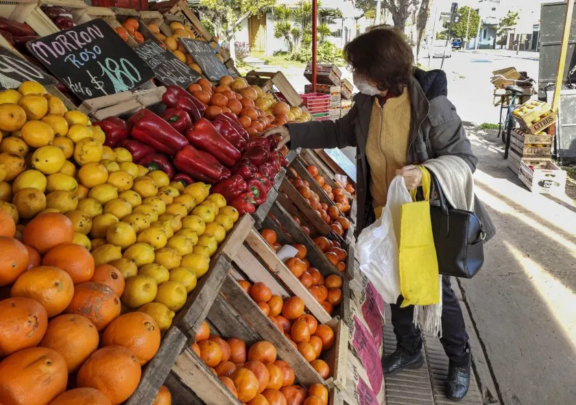 Inflación: Los intermediarios aumentan hasta 10 veces el precio de los alimentos