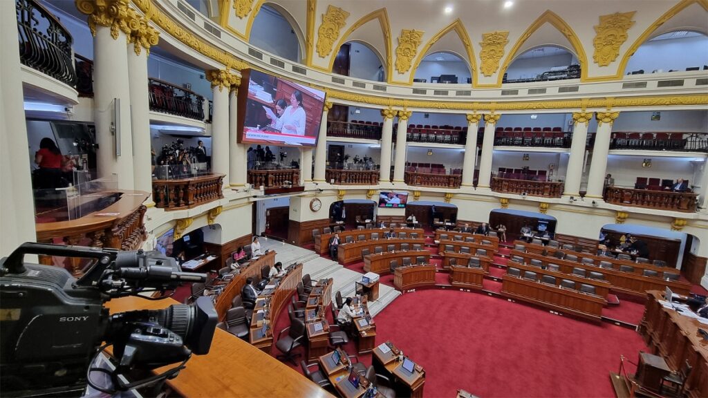 El Congreso peruano rechazó adelantar las elecciones a 2023