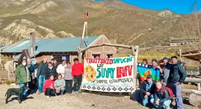 Mendoza: denuncian que en las tierras cedidas a mapuches hay pozos de Vaca Muerta