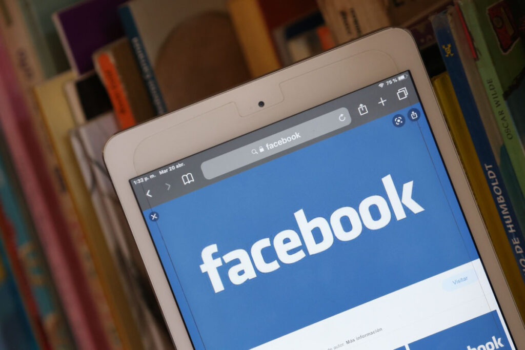 Facebook indemnizará a usuarios por vender datos personales