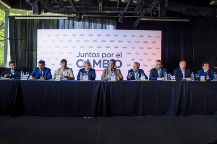 Gobernadores de JxC: en un clima tenso ganó la postura de “unidad sin cogobierno”