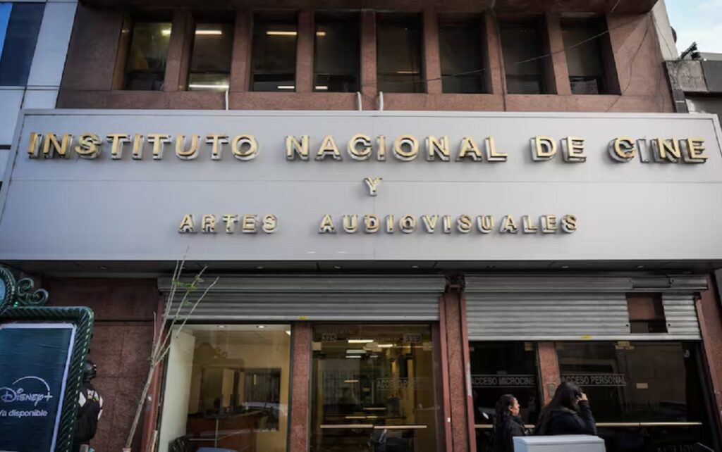 El Incaa cierra sus puertas: los empleados tendrán licencia obligatoria