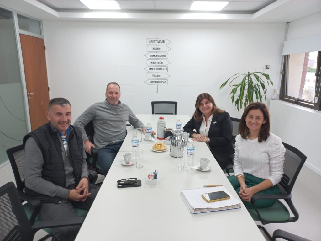 Funcionarios de la secretaría de Producción mantuvieron una reunión en la Bolsa de Cereales de Bahía Blanca