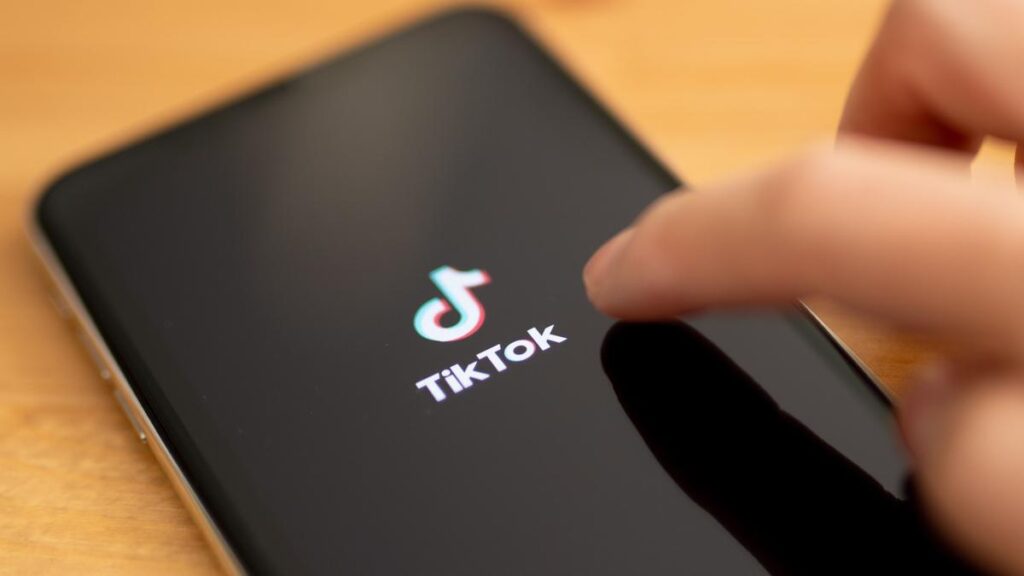 TikTok fue la principal fuente de información en América Latina, por encima de la televisión