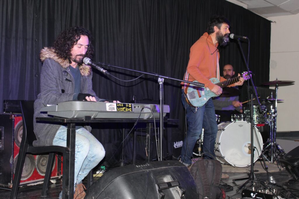 Exitosa primera noche de rock en la Casa de la Cultura de Carhué
