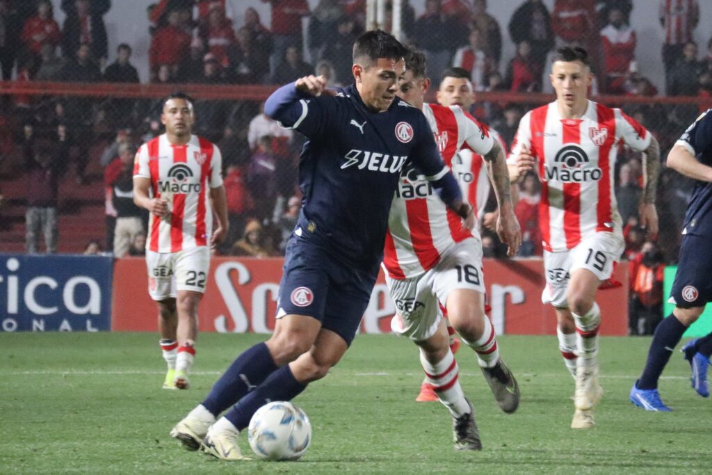Instituto derrotó Independiente en el debut de Vaccari y es puntero de la Liga Profesional
